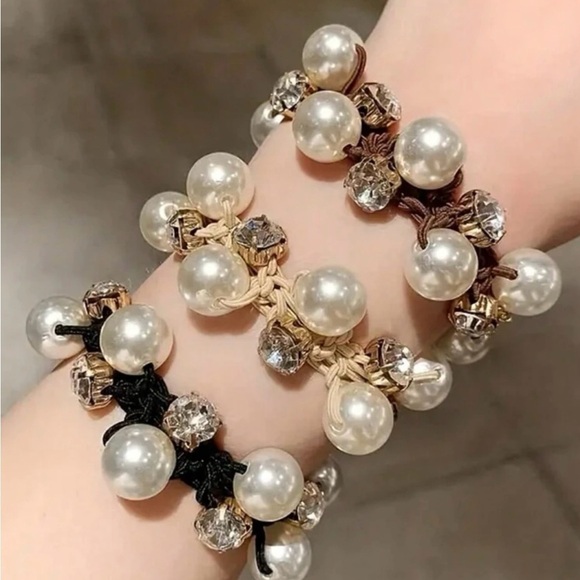 ☘️☘️☘️Set of 3 elegant elastic hair ties.☘️☘️☘️ - Picture 3 of 6